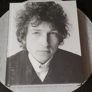 🎤Bob Dylan - Mixing Up The Medicine Hardback Book